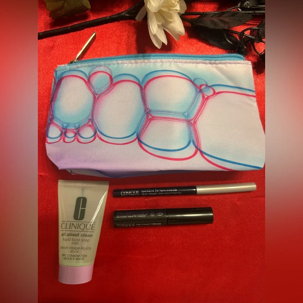 CLINIQUE Beauty Bundle Bag (Liquid Facial Soap, Quickliner Black, Mascara Black)